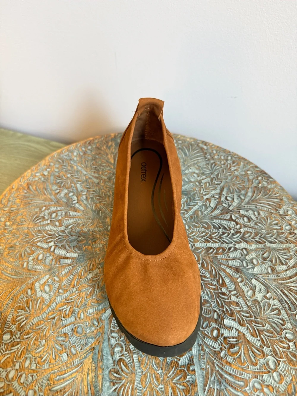 NWOT!  Aetrex Brianna brown suede ballet flat size 36